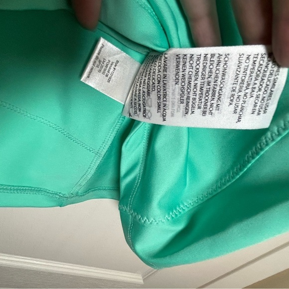 Pearl Izumi Elite Escape Tank Size Small Green adjustable, inside bra support - Picture 4 of 11